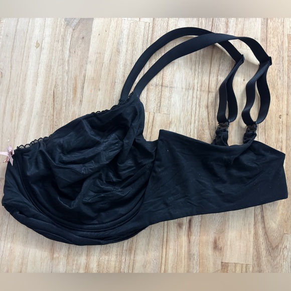 Victoria's Secret Black Bra with Pink Accent - Picture 2 of 3